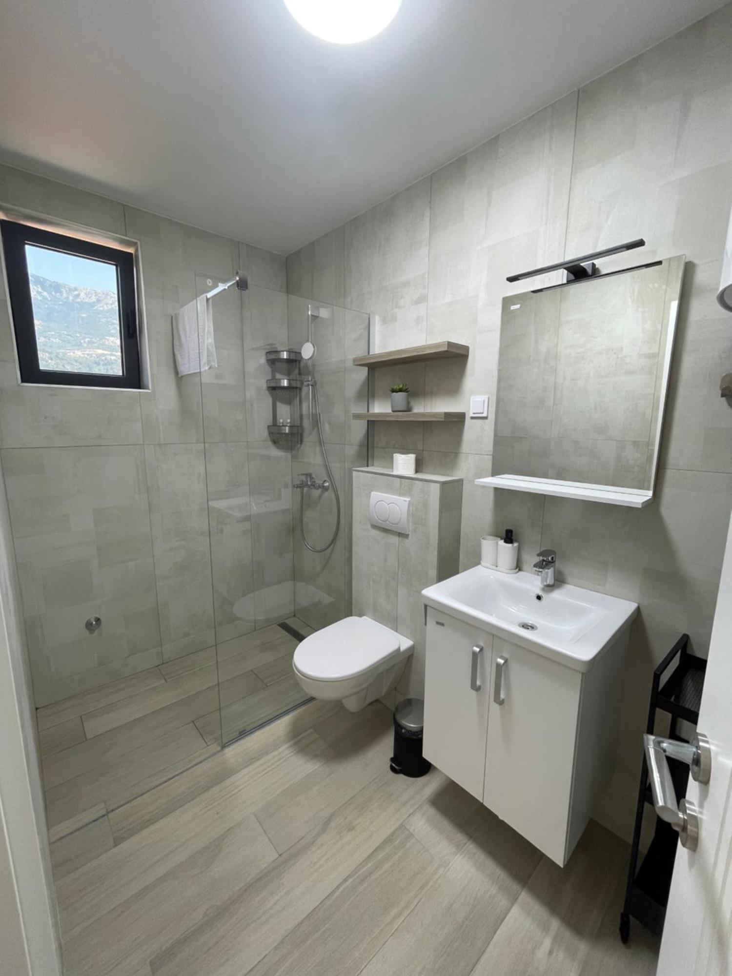 Dora Family Apartments بودفا المظهر الخارجي الصورة